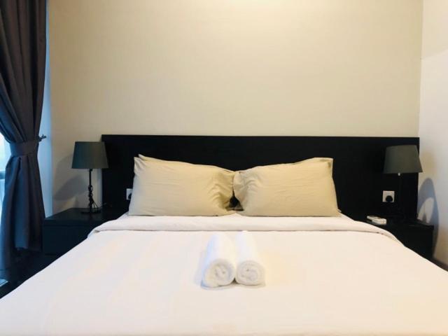 Azure Residences By Sleepy Bear Paradigm Mall Pangsapuri