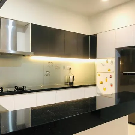 Azure Residences By Sleepy Bear Paradigm Mall Petaling Jaya Exterior photo