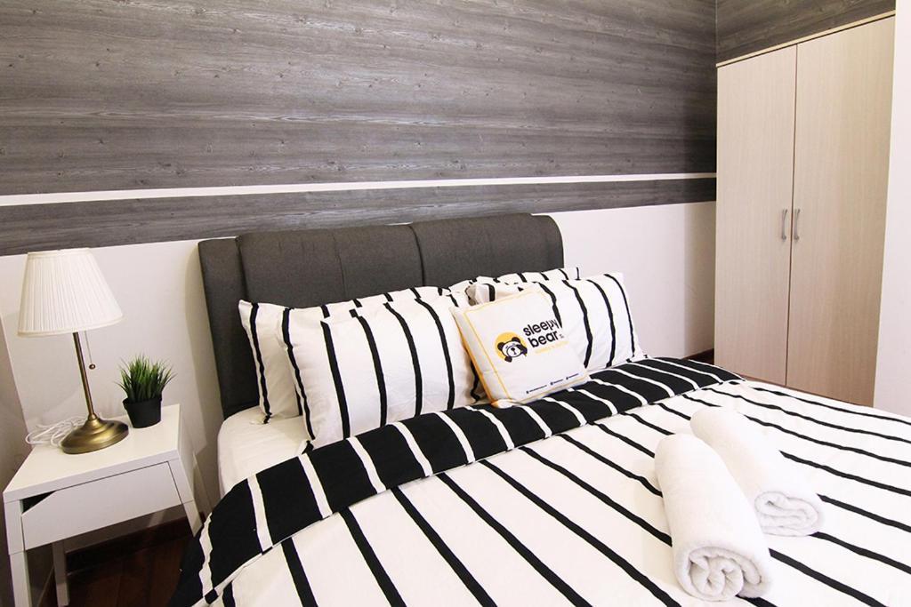 Azure Residences By Sleepy Bear Paradigm Mall *
