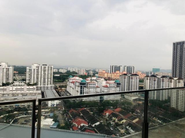 Azure Residences By Sleepy Bear Paradigm Mall