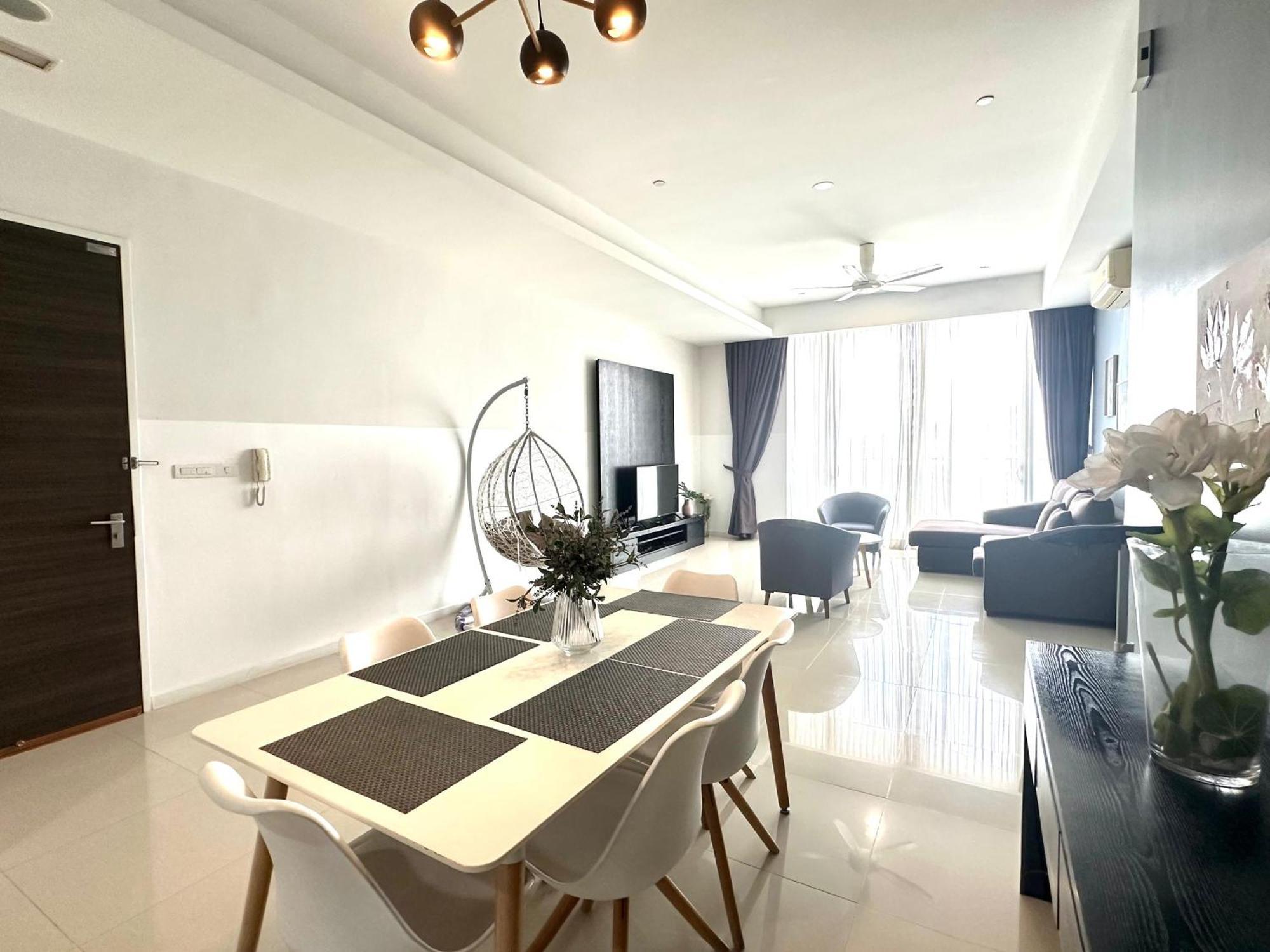 Azure Residences By Sleepy Bear Paradigm Mall