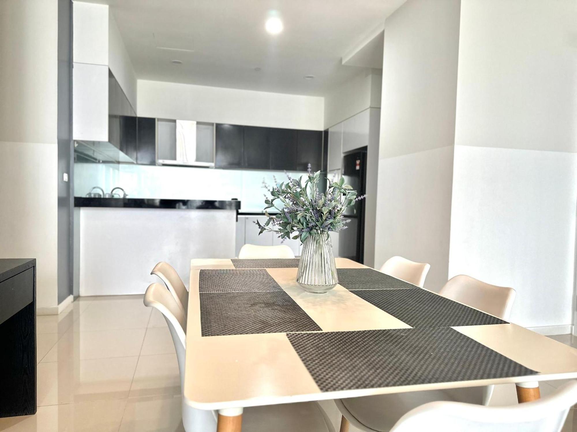 Apartment Azure Residences By Sleepy Bear Paradigm Mall Petaling Jaya