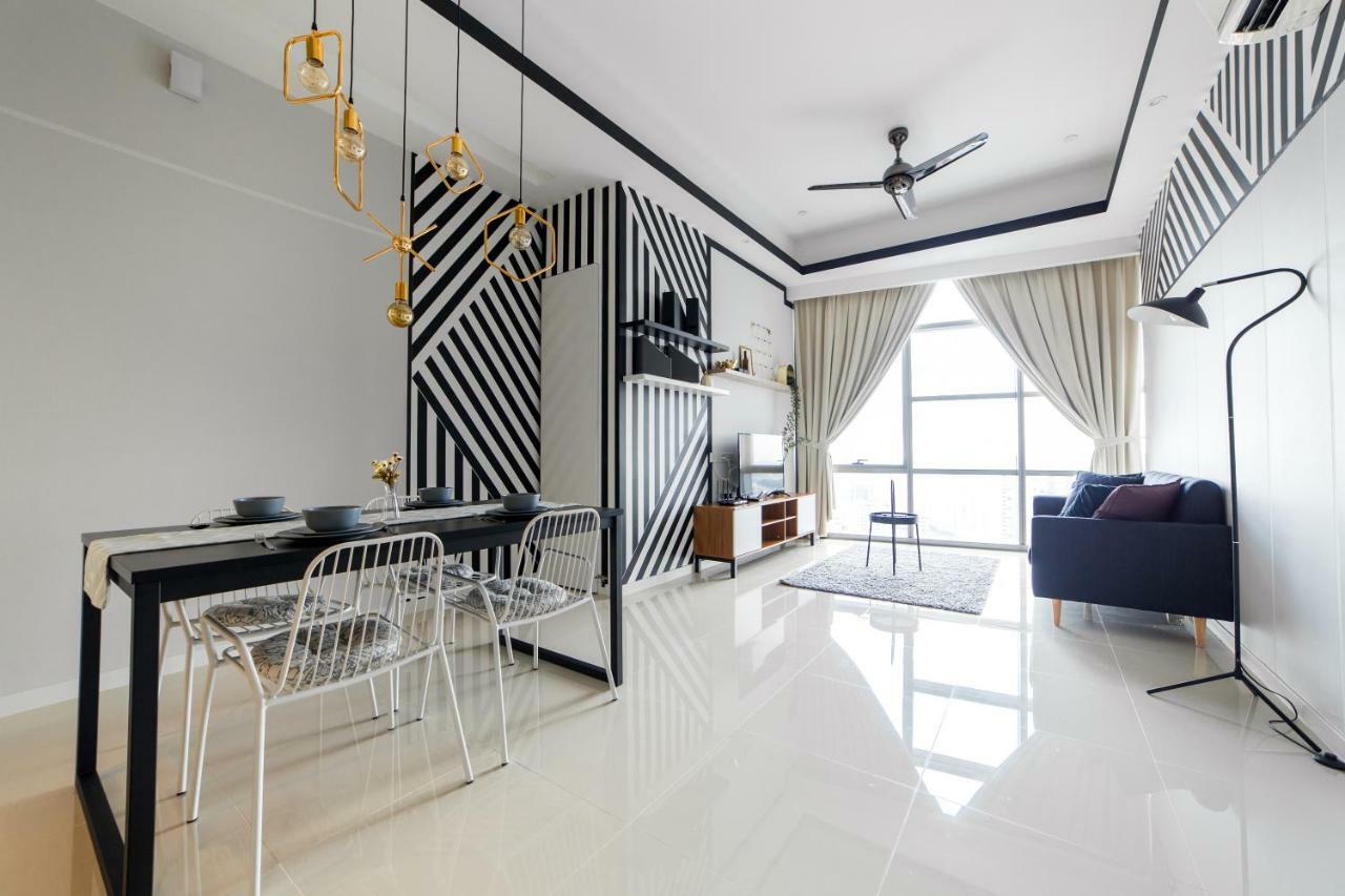 Azure Residences By Sleepy Bear Paradigm Mall Apartment